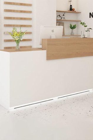 quầy lễ tân gỗ công nghiệp