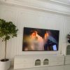Kệ tivi điểm cánh kính sọc sang trọng GHT-407