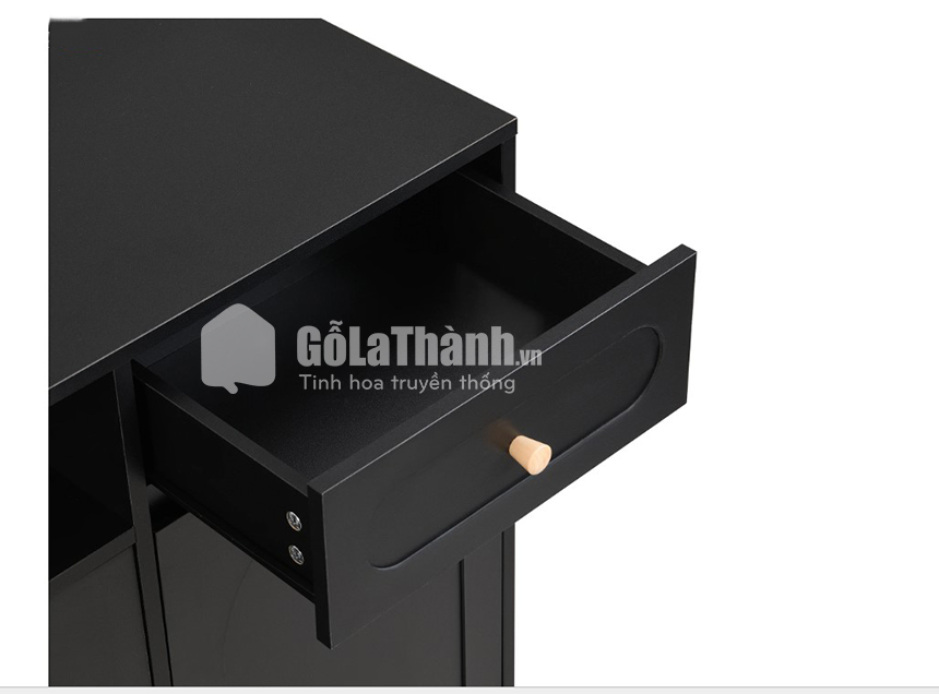 Tủ giày dép GHT-5182 được thiết kế với nhiều ngăn chứa khoa học, giúp phân loại và sắp xếp giày dép một cách ngăn nắp, dễ tìm kiếm. Ngoài ra, một số ngăn có thể đóng mở linh hoạt hoặc điều chỉnh kích thước, phù hợp với nhiều loại giày từ dép đi trong nhà đến giày cao cổ. Nhờ đó, sản phẩm không chỉ phục vụ tốt cho nhu cầu lưu trữ thường ngày mà còn góp phần giữ cho không gian sống luôn gọn gàng, thẩm mỹ. Sự kết hợp giữa tính tiện dụng và thiết kế đẹp mắt khiến GHT-5182 trở thành lựa chọn lý tưởng cho mọi gia đình.