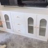 Tủ tivi cánh kính sọc sang trọng GHT-420
