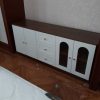 Tủ tivi cánh kính sọc sang trọng GHT-420