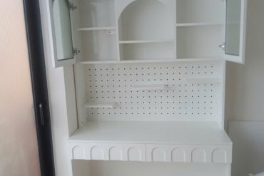 Bàn học liền tủ sách có bảng pegboard GHT-4331 photo review