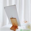 gia-do-dien-thoai-bang-go-thiet-ke-don-gian-ght-901 (9)