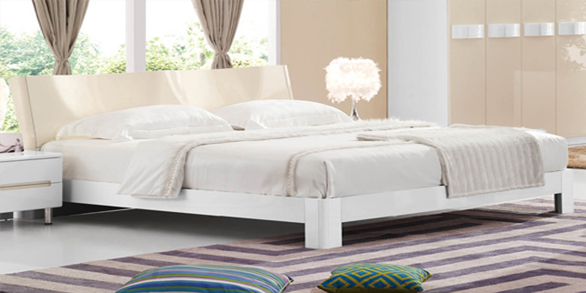 giường gỗ màu trắng