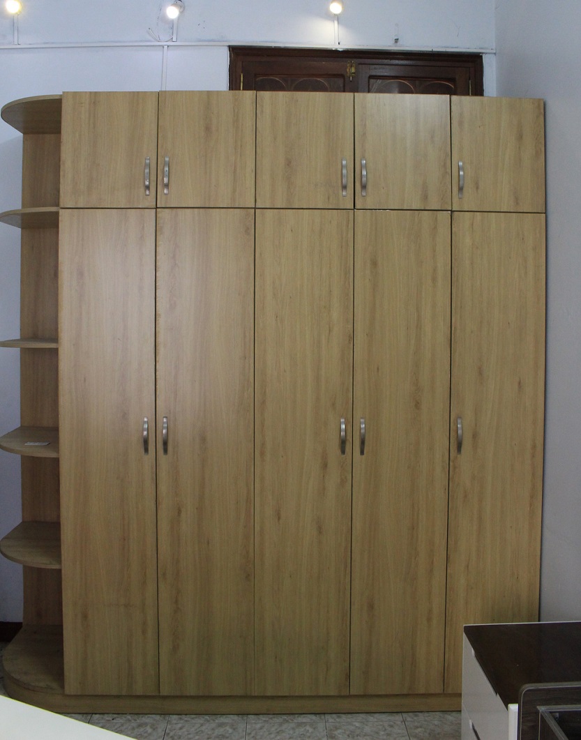 tu-quan-ao-bang-go-kich-thuoc-lon-ght-552-1